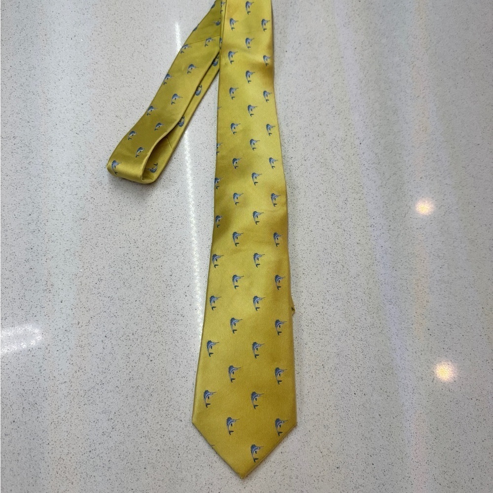 club room yellow blue marlin silk tie